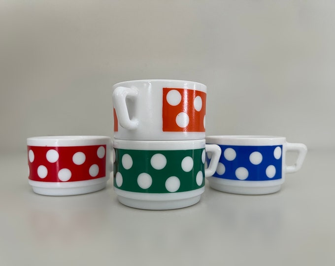 Sets of 4 vintage Arcopal coffee cups, tea cups, 4 different colors with a dotted decor, Arcopal France 1970s