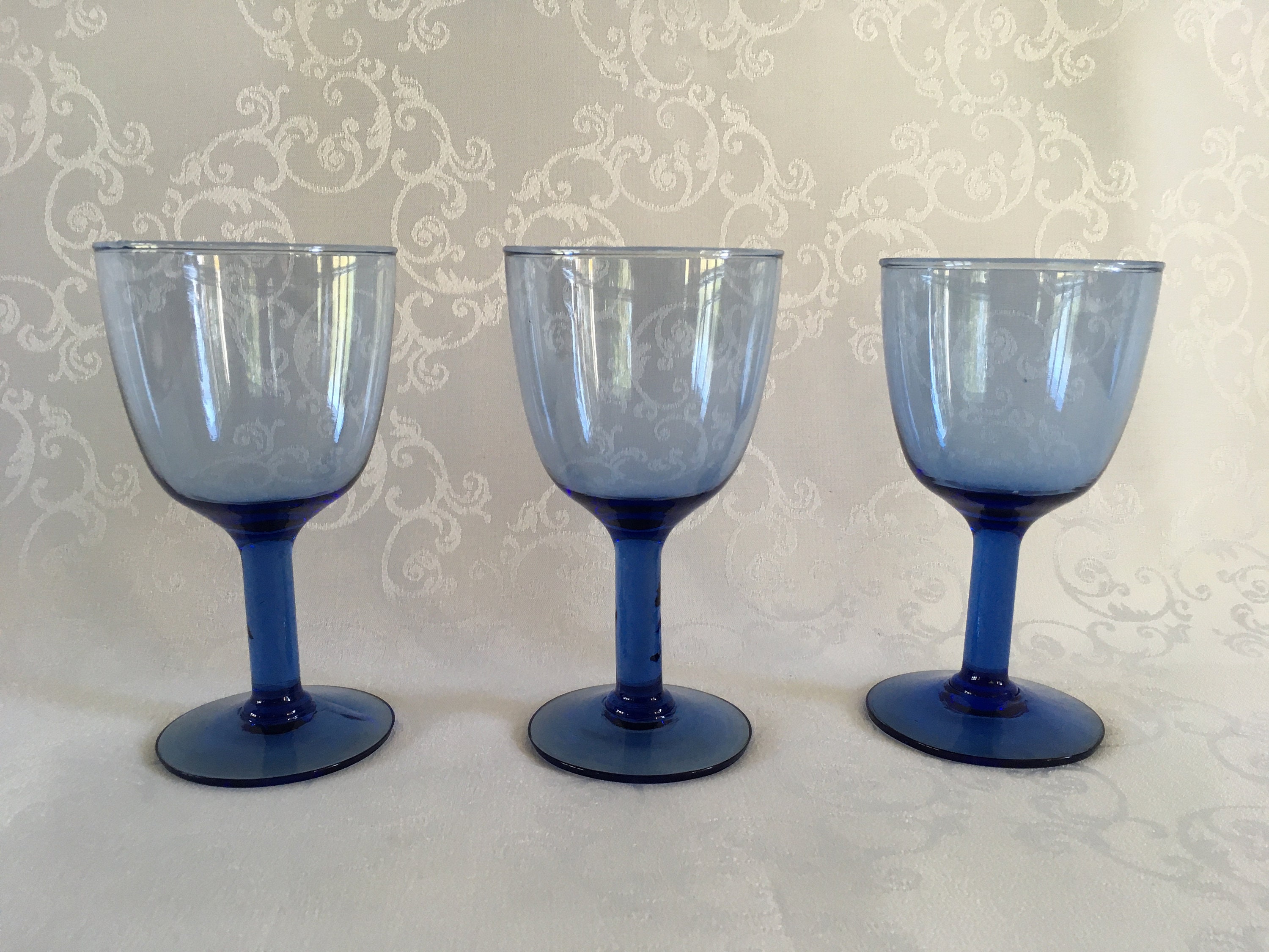 Set of 3 vintage blue wine glasses, blue glass, wine glasses, Mid