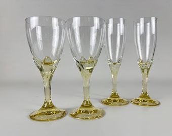 Set of gorgeous Bormioli Bouquet vintage wine and champagne glasses, in rare yellow colour.