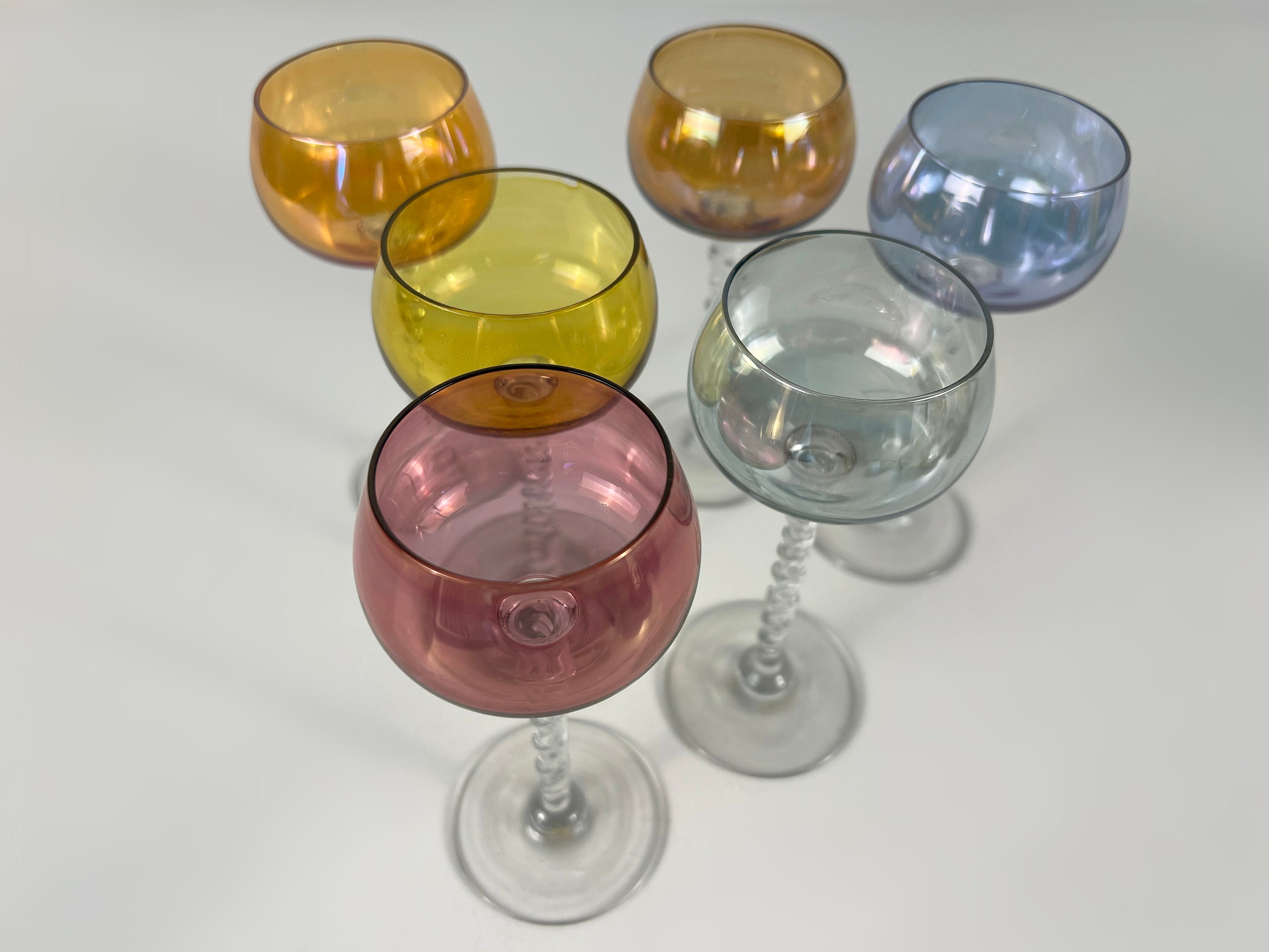 Iridescent Hammered Balloon Wine Glass – Adelina Social Goods