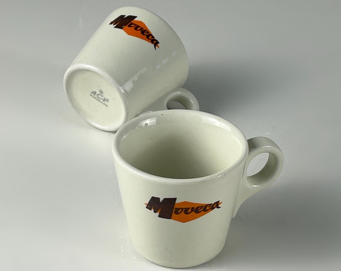 Set of 2 Italian vintage bar quality espresso cups advertising the caffè Moveca brand' made in Italy by ACF, retro design from the 1970s