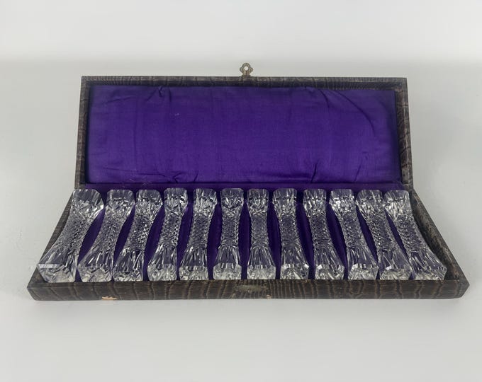 Vintage set of 12 crystal knife rests, chopstick rests, cased. From the 1950