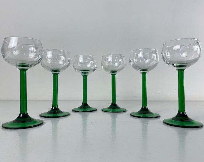 Set of 5 or 6 SMALL Green stem white wine glasses, Alsace wine glasses, stemer glasses, Muscat wine glasses, French Vintage Luminarc 1980's