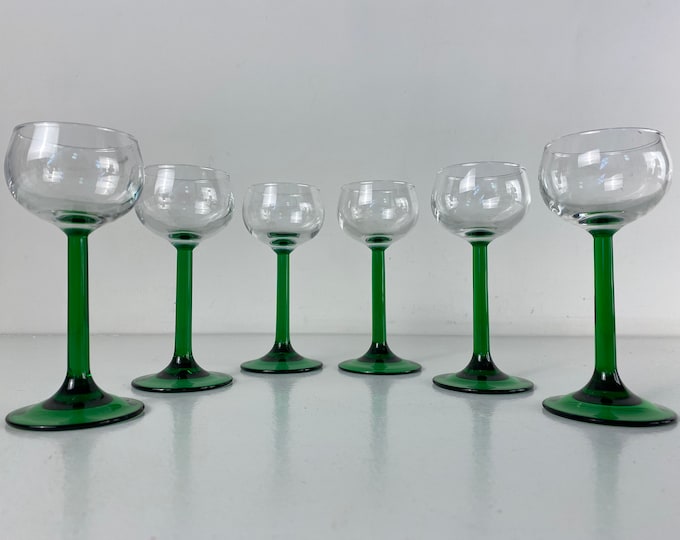 Set of 5 or 6 SMALL Green stem white wine glasses, Alsace wine glasses, rumer glasses, Muscat wine glasses, French Vintage Luminarc 1980's