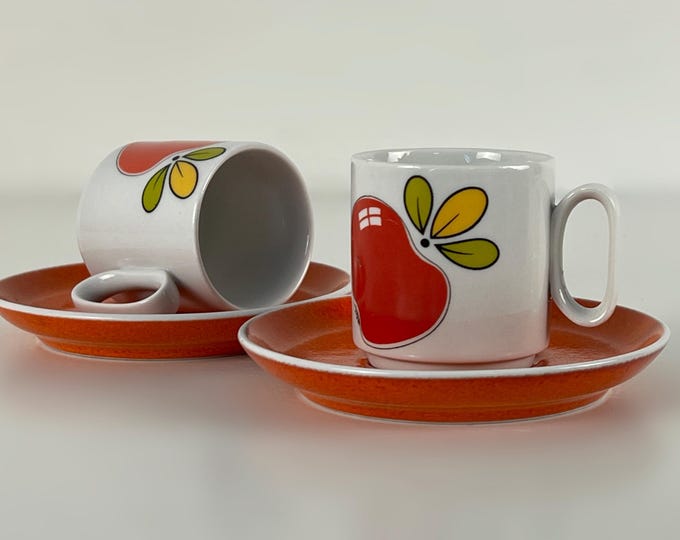 Set of 2 lovely Italian vintage porcelain coffee or espresso cups, Tognana Italy 1970s
