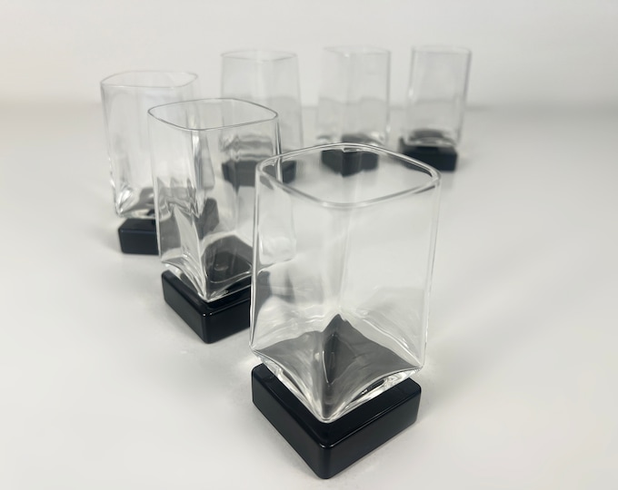Set of 5 or 6 vintage crystal Bormioli Monet Noir desert wine or aperitif glasses, manufactured by Luigi Bormioli, Italy 1980s