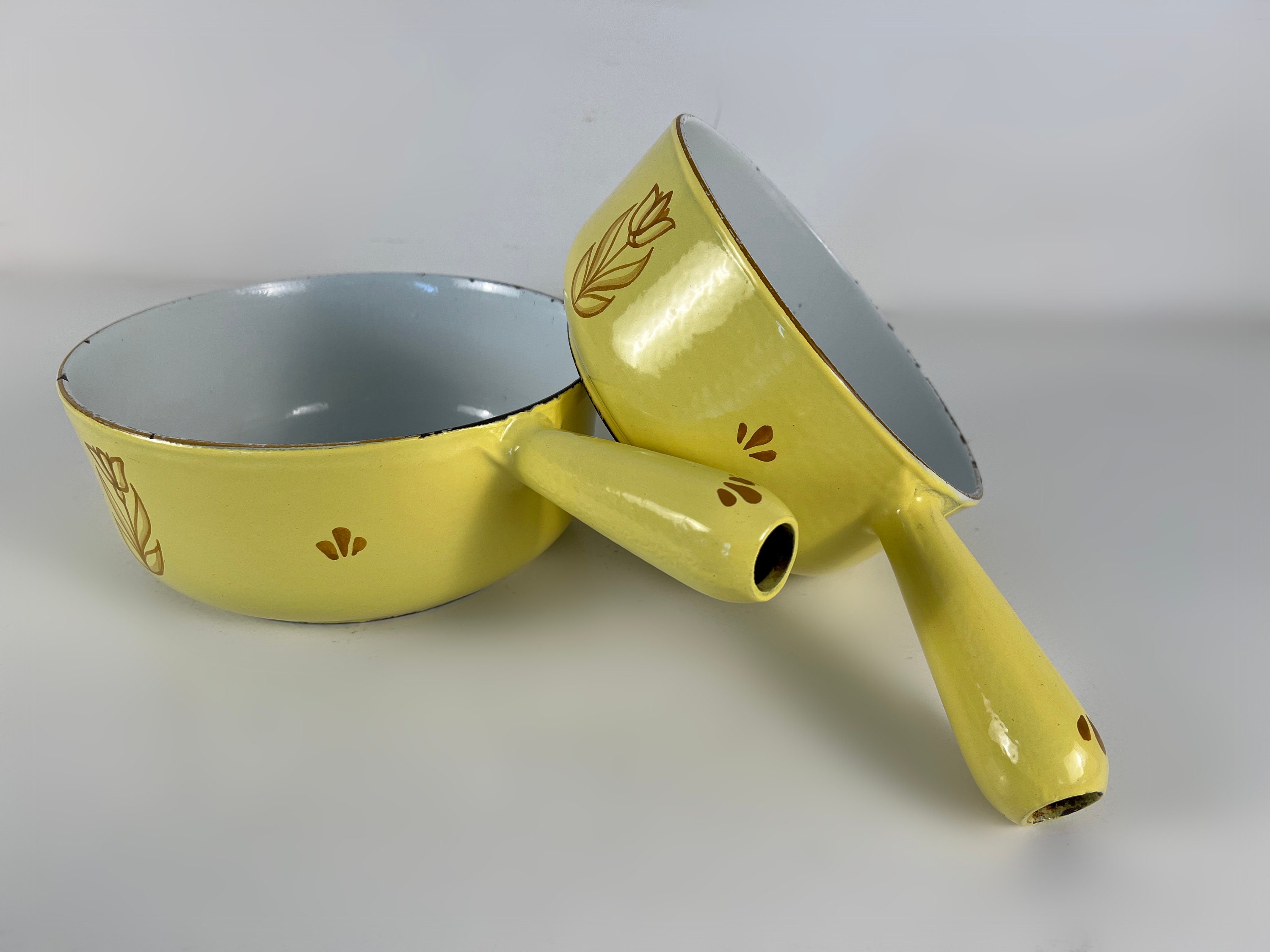 Vintage Yellow Enamel Cast Iron Pan – Loved Homestead