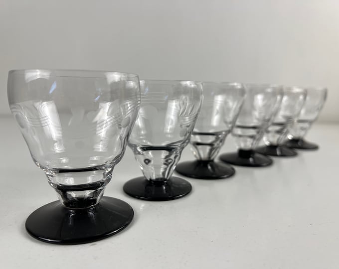 Sets of 4 or 6 small Art Deco Crystal wine glasses, clear etched glass chalice and black glass base, hand made from the 1930s