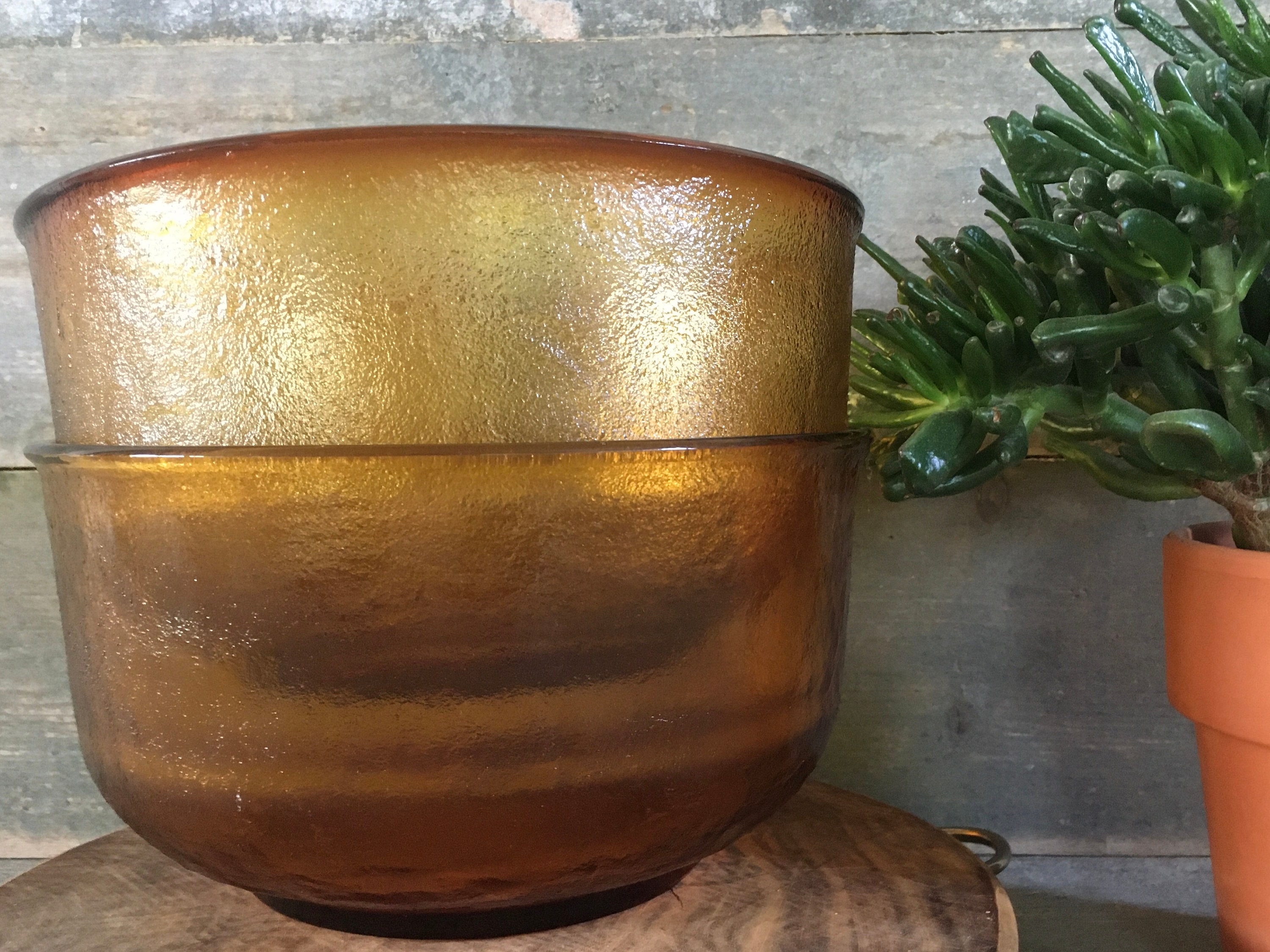 Amber glass serving bowl Sierra design by Arcoroc France, mid century