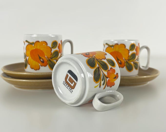 Set of 3 lovely Italian vintage porcelain coffee or espresso cups, with or without saucers Tognana Italy 1970s