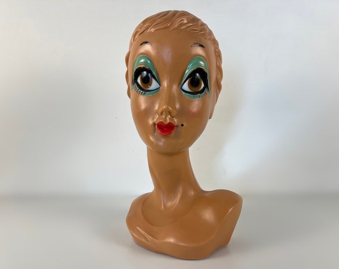 Vintage 1970s Twiggy store display head, 70s retro mannequin head