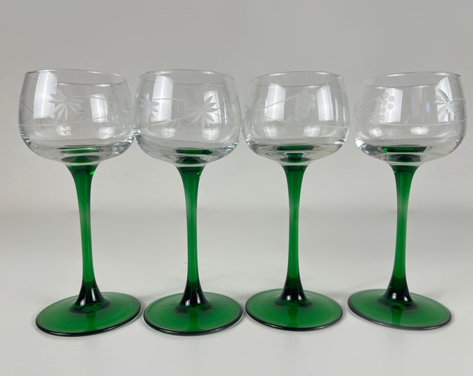 4 Green long stemmed white wine stemmed glasses, Alsace wine glasses, beautifully etched, Luminarc France from the 1980s