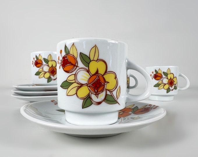 Vintage set of 4 porcelain coffee cups and saucers decorated with flowers, vintage ceramics, manufactured in Italy 1980s