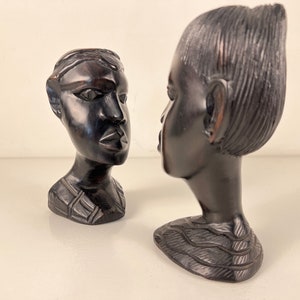 Vintage carved African heads, pair of 2 men, ebony wood from the 1970s afbeelding 5