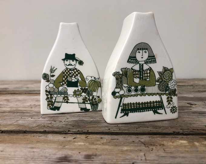 Salt and pepper shakers Turi Design Market for Figgjo Flint Norway, mid century modern design, Scandinavian design 1960's