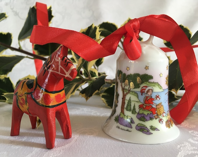 Christmas bell, Hutschenreuther Porcelain Ornament by Ole Winther 1998’s, decor: ‘Flösserland’ Limited Edition Since 1978's