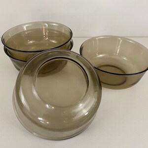 Arcoroc France, Smoke glass serving bowls, ø 18 cm, Set of 2, beautiful mid century design from the 1970s afbeelding 6