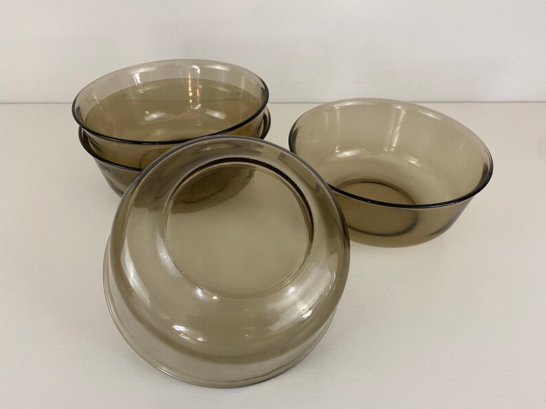 Arcoroc France, Smoke glass serving bowls, ø 18 cm, Set of 2, beautiful mid century design from the 1970s afbeelding 6