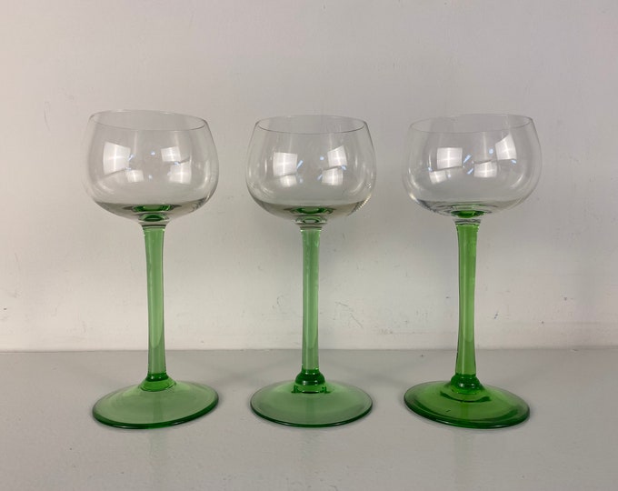 Set of 3 green stem wine glasses from the 80s, beautiful vintage barware