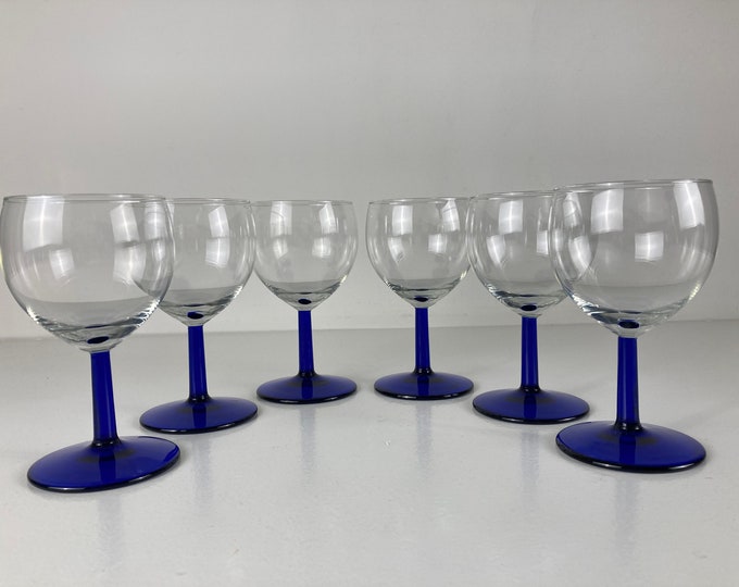 Set of 4, 5 or 6 blue stemmed vintage wine glasses 125 ml, cobalt blue stem, Mid century modern barware from the 1970's, made in France