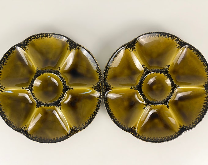 Set of 2 beautiful French vintage oyster plates, Gien, France 1970s