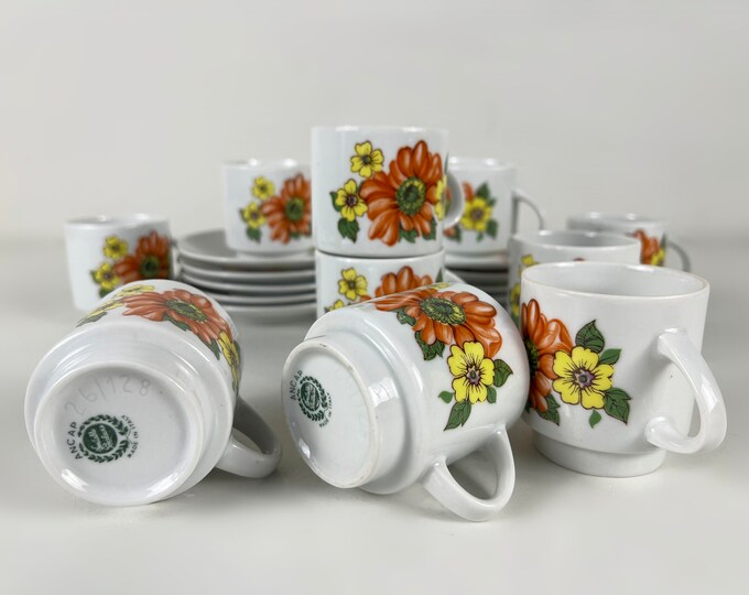 Vintage set of 10 porcelain coffee cups and saucers decorated with flowers, vintage ceramics, manufactured in Italy 1980s