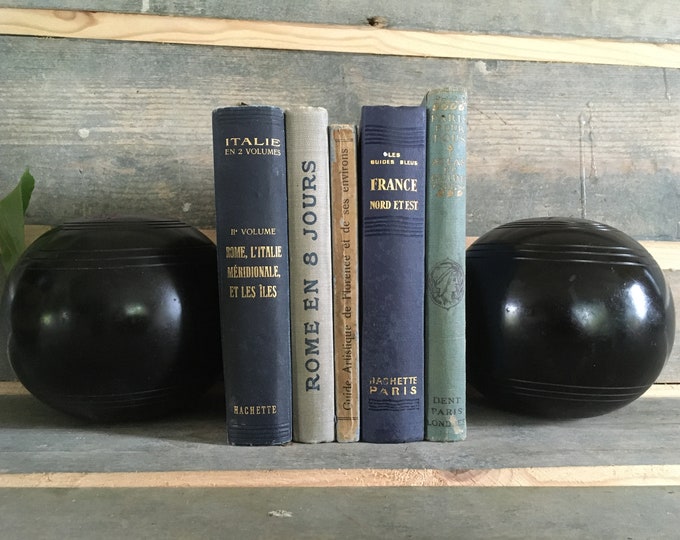 2 beautiful vintage bowling lawn balls, very decorative English lawn bowls, Drakes pride and Almark Clubmaster 1990’s, Made in Australia