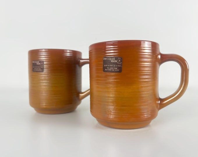 Set of 2 Arcopal Volcan glass mugs from the 70s, Arcoroc brand, France, mid century design kitchenware from the 1970s