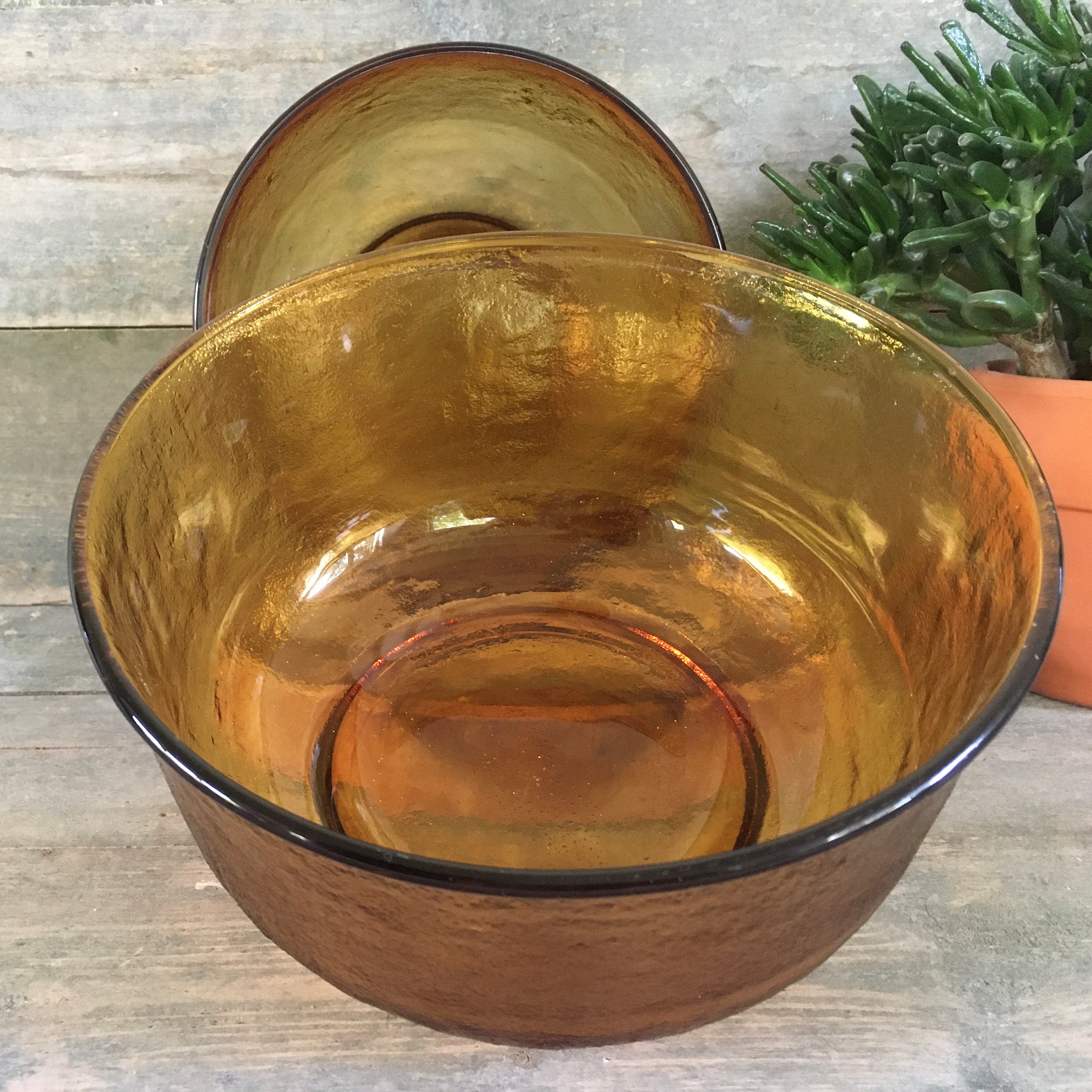 Amber glass serving bowl Sierra design by Arcoroc France, mid century