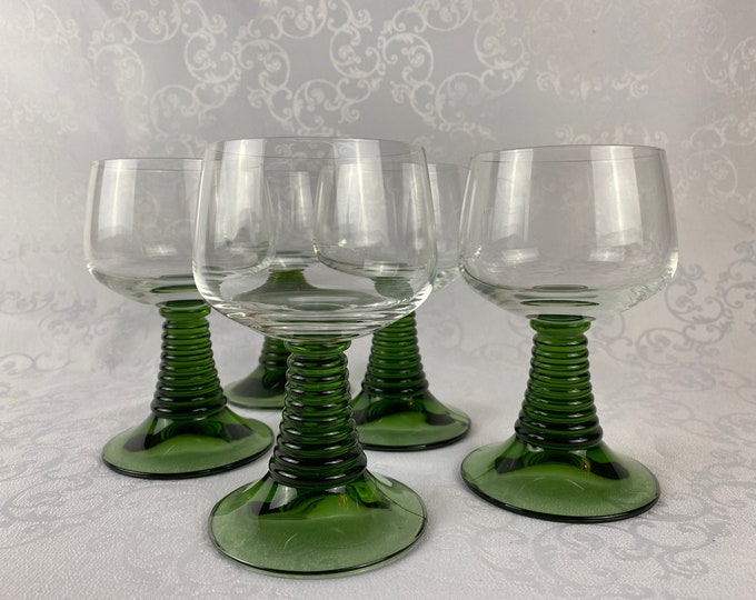 Set of 5 Large green stemmed wine glasses, green ribbed stem, Roemer glasses, vintage mid century design barware from the 70s, France