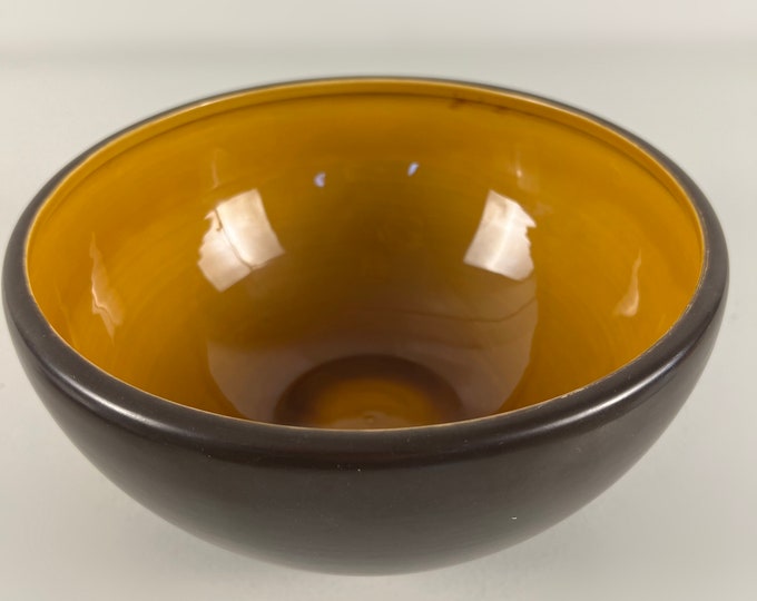 Large bowl from the Utrecht tableware series made by the Dutch ceramics factory Driehoek, mid-century minimalist design, Netherlands 1962