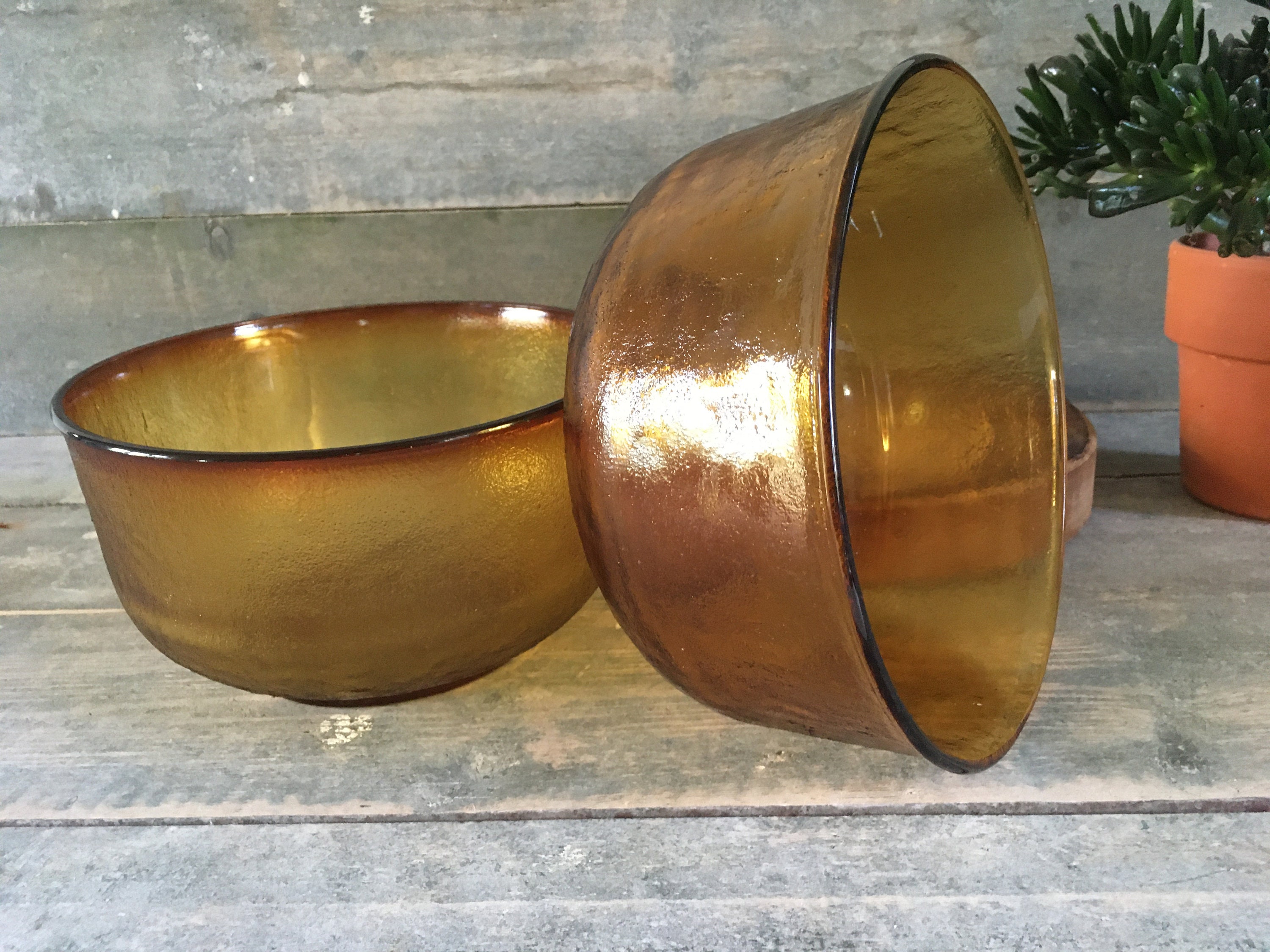 Amber glass serving bowl Sierra design by Arcoroc France, mid century