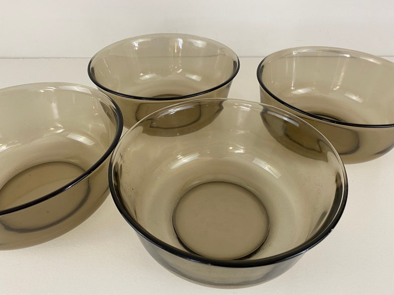 Arcoroc France, Smoke glass serving bowls, ø 18 cm, Set of 2, beautiful mid century design from the 1970s afbeelding 8