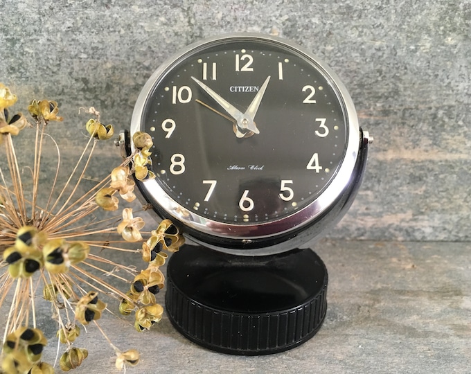 Citizen alarm clock, small vintage alarm table clock, desk clock 1960s / 1970s, rare from Japan, Beautiful mid century modern design