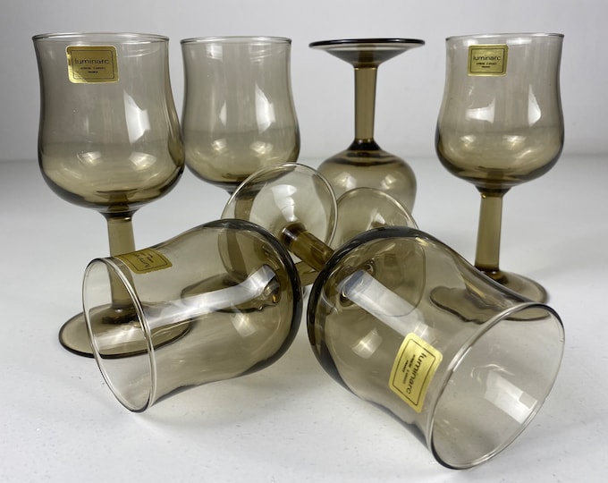 Set of 6 small smoked glass wine glasses, Arcoroc wine glasses , French mid century modern barware from the 70s