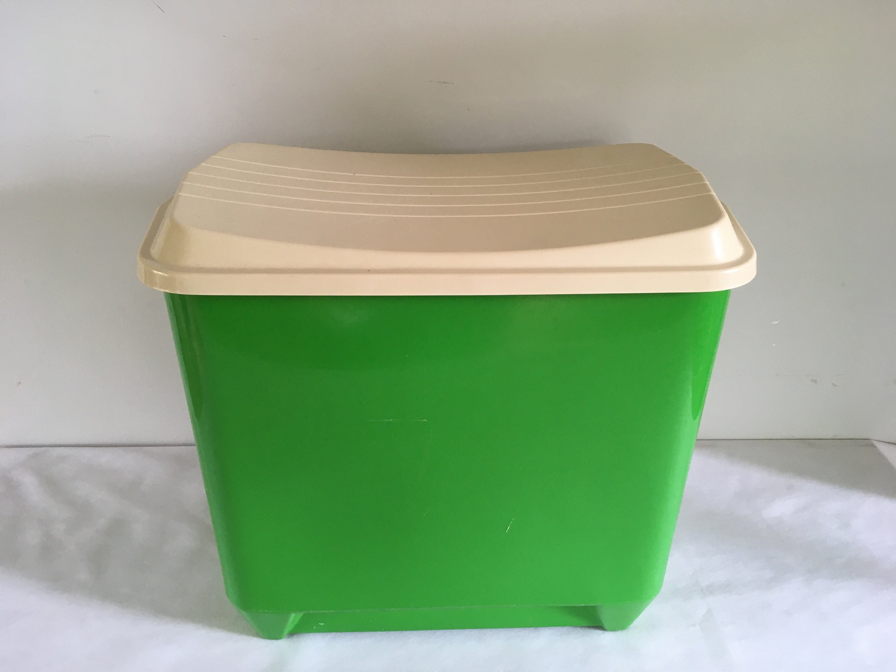 Vintage Curver laundry basket, green laundry box, retro design from the