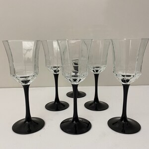 Set of 3, 4, 5 or 6 Arcoroc Octime wine glasses, water goblets, black stemmed, vintage wine goblets from the 1970's