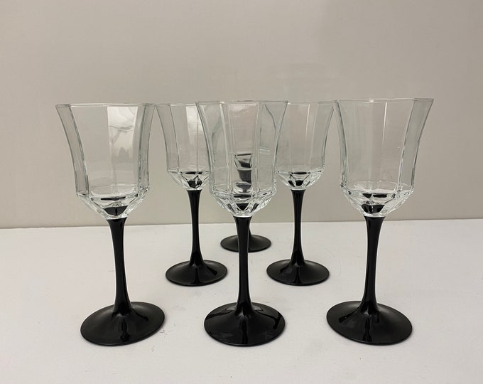 Set of 3, 4, 5 or 6 Arcoroc Octime wine glasses, water goblets, black stemmed, vintage wine goblets from the 1970's