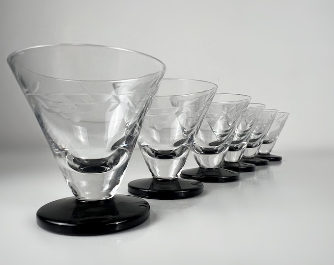 Set of 6 Art Deco cocktail glasses, clear glass chalice and black glass base, hand made from the 1930s