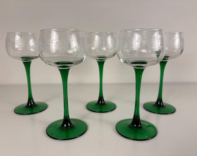 Set of 5 Alsace wine glasses, green stemmed white wine glasses, beautifully etched, French Vintage Luminarc 1980's