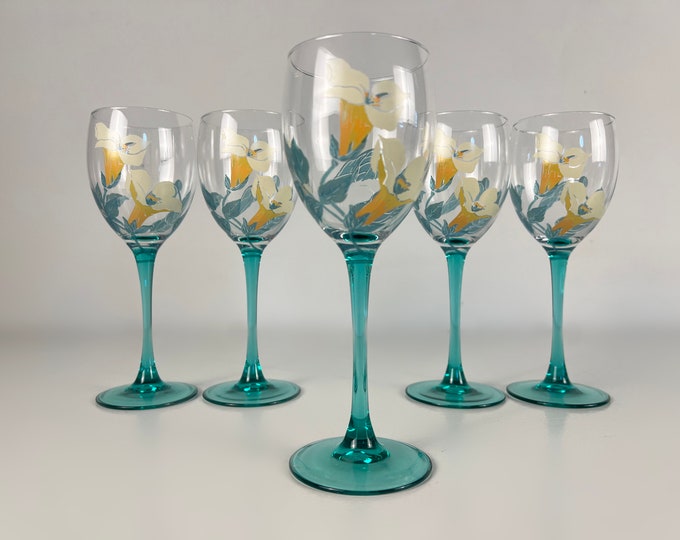 Set of 5 rare Luminarc red wine glasses, beautiful turquoise green stem with a lovely lower decor, French Vintage from the 1980's