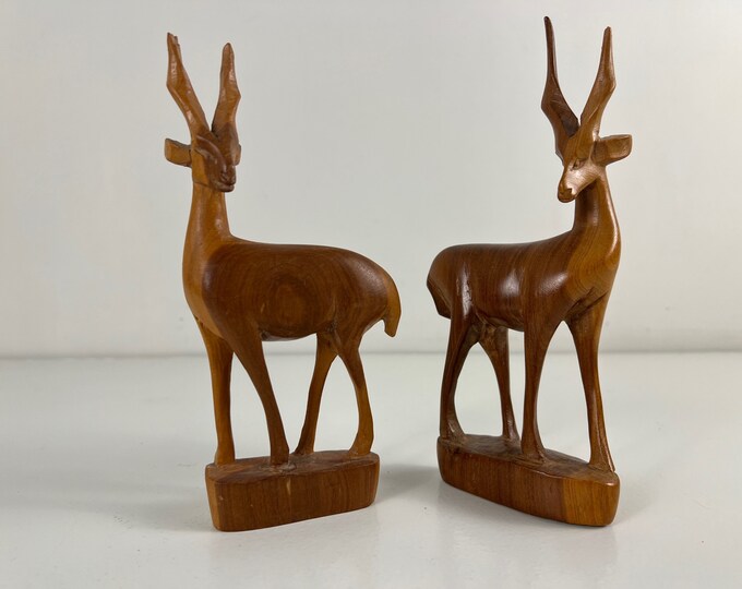 Pair of vintage wooden antelopes, deer, Kenyan wooden hand carved antelopes, mid century modern home decor from the 1970s