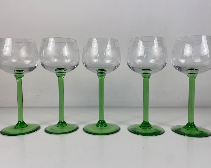 Set of 5 light green stemmed crystal wine glasses, Alsace wine glasses, Roemer glasses, beautifully etched, French Vintage from the 1980s