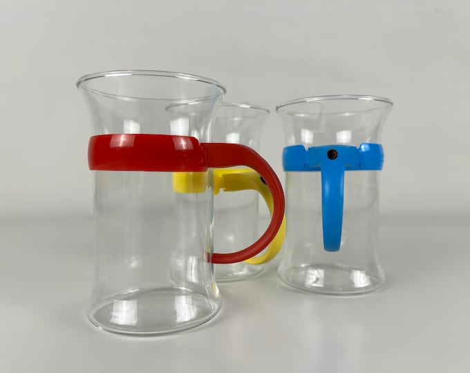 Set of 3 glass tea mugs, tea cups or coffee cups with plastic handles, Randwyck Dutch vintage from the 1980's