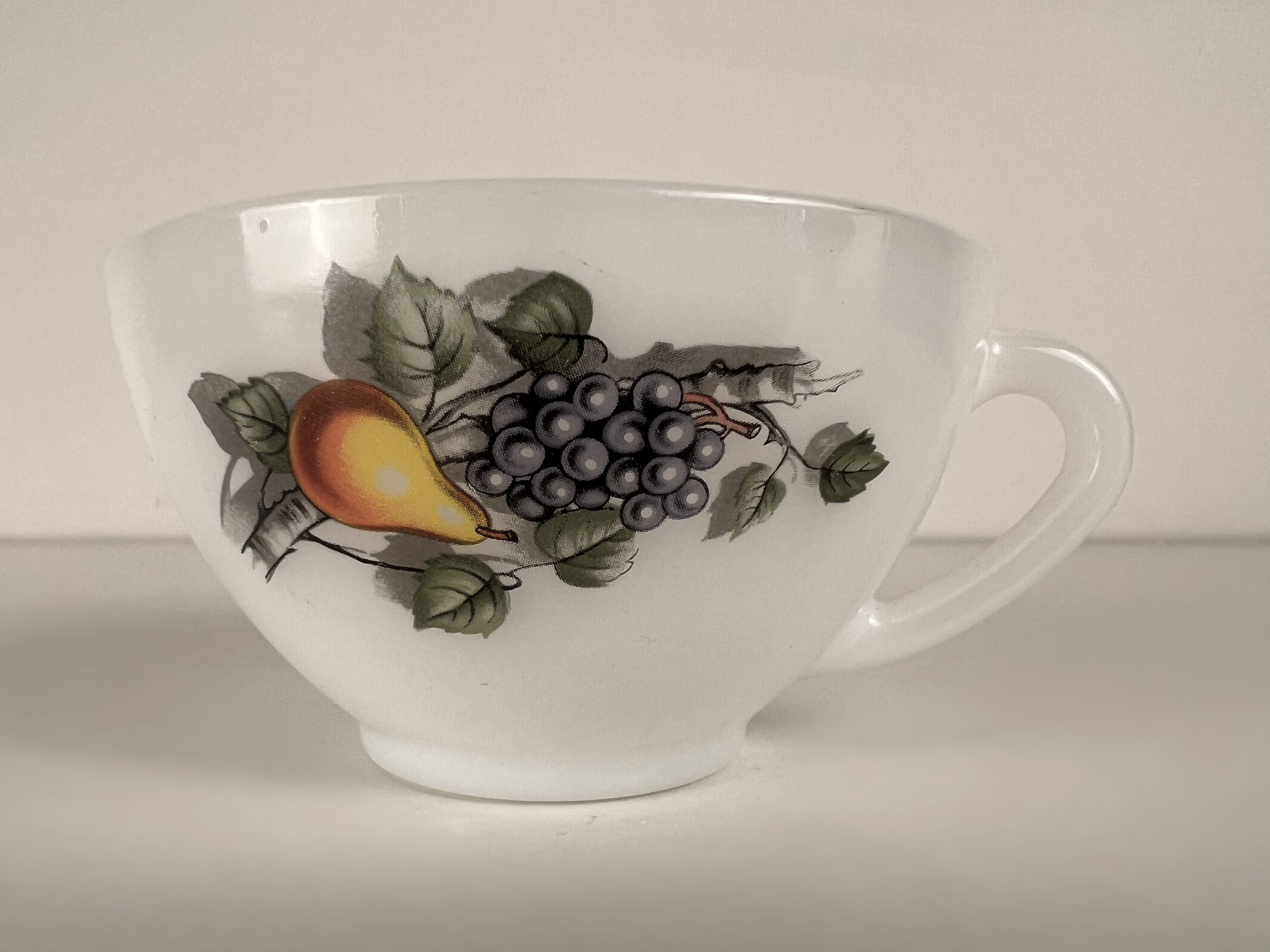 Set of 5 large Arcopal opal glass coffee or tea cups, Fruits de France