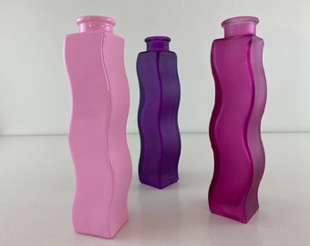 Set of 3 IKEA squiggle glass vases in pink and purple tones, a great vintage IKEA design from the 1990’s