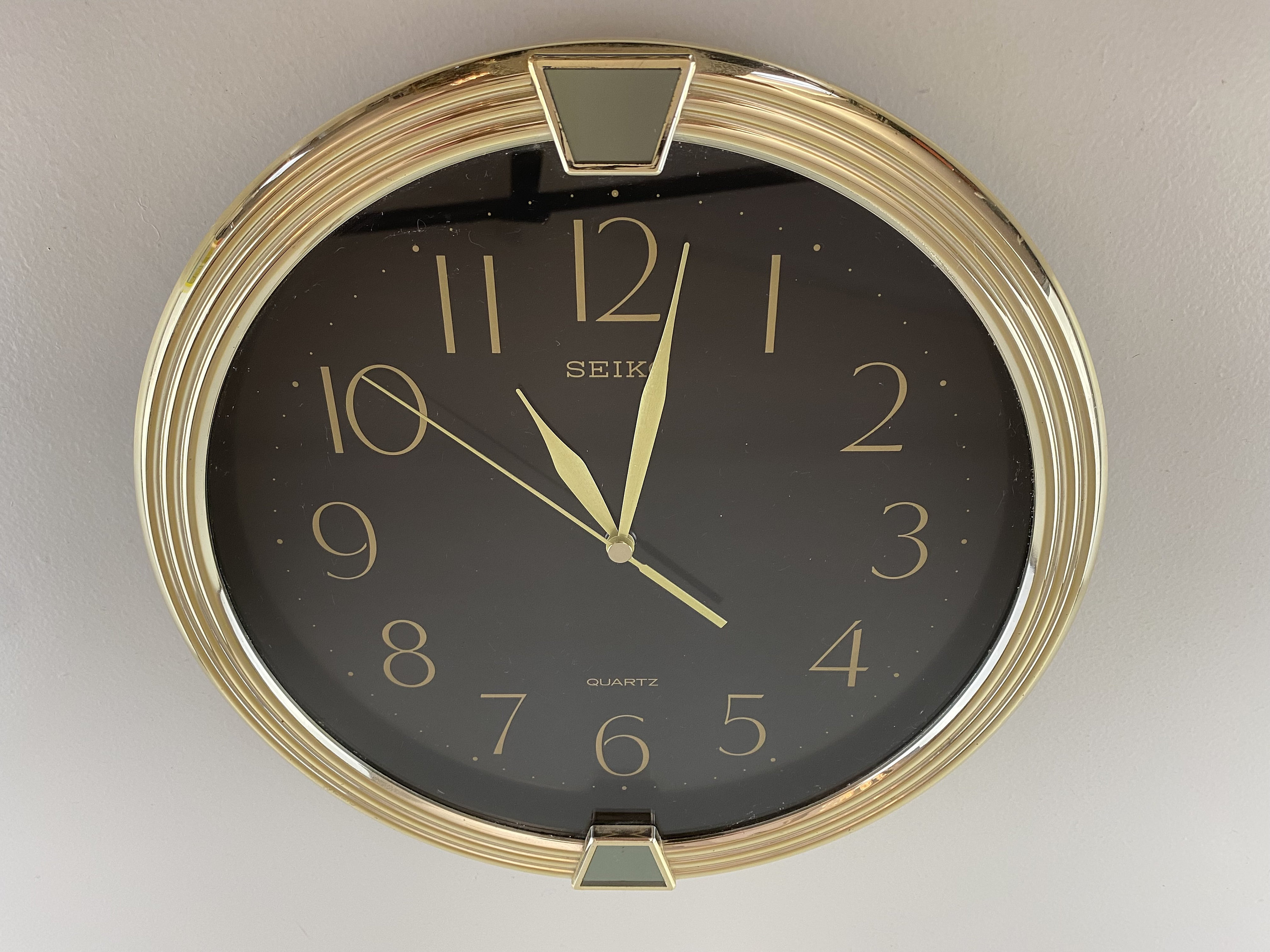 Vintage Seiko Quartz Wall Clock, Gold plastic frame, made in Japan,  Hollywood regency style from the 1990's