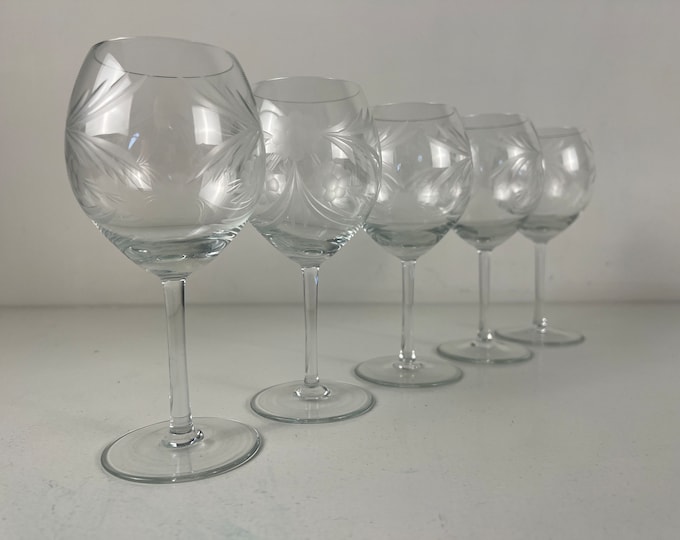 5 delicate engraved wine glasses, hand blown wine glasses, mid century barware from the 1970's