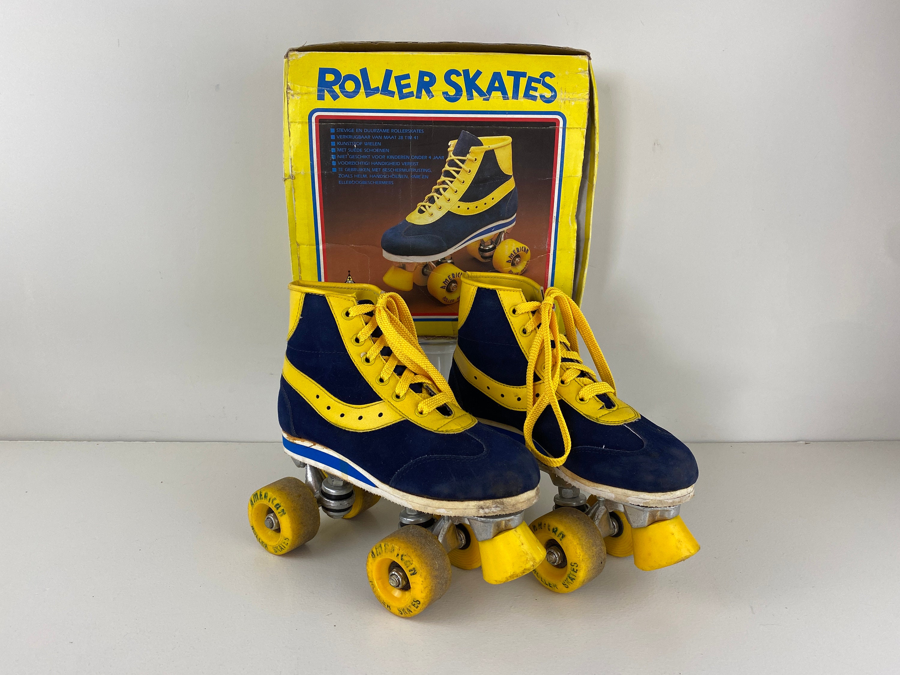 rommel bijstand Diakritisch Vintage 70's Retro Roller skates yellow and blue, Size EU 35 USwoman 4.0,  US UK 2.5