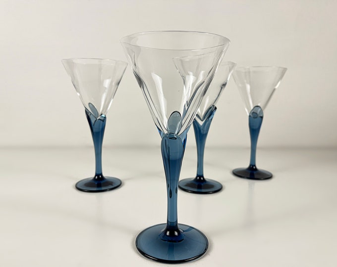 Set of 4 gorgeous vintage Florian Bleu red wine glasses from the Light and Music series, by Luigi Bormioli, Italy 1980s